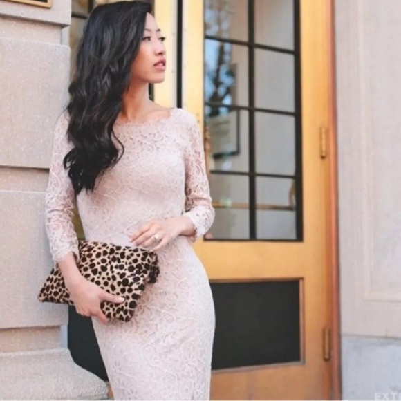 Diane Von Furstenberg DVF Elegant Lace Dress in Cream - VINTAGE - Picture 5 of 10